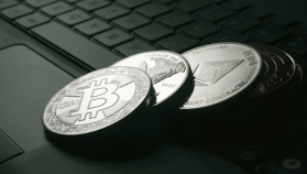 Эрик Трамп предупреждает инвесторов: “Не играйте против Bitcoin и Ethereum”
