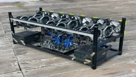 В сибирском лесу у железной дороги обнаружили спрятанную майнинговую ферму