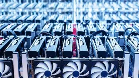 Квартирантка устроила майнинговую ферму прямо на балконе съемного жилья