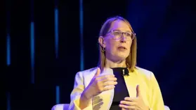 Эстер Пирс призвала не считать блокчейн-разработчиков посредниками на рынке ценных бумаг