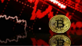В QCP Capital объяснили откат биткоина к $77 000