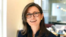 캐시 우드 “비트코인은 3가지 혁명의 결합체… 이더리움·솔라나 확실한 빅3”