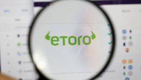 米アーク、940万ドル相当のeToro株を上場初日に購入