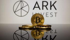 ビットコインの上昇、米住宅・自動車市場のストレスが背景:アーク・インベスト