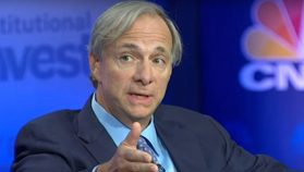 Tỷ phú Ray Dalio cảnh báo Mỹ đang tiến gần điểm nguy hiểm: Vàng và Bitcoin có thể là nơi trú ẩn?