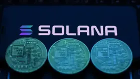 Harga Solana Tertekan di US$130, Sentimen Pasar Memburuk