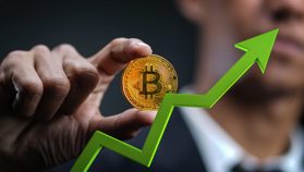 Bitcoin koers stijgt boven $97.000 terwijl hoop op handelsdeal groeit