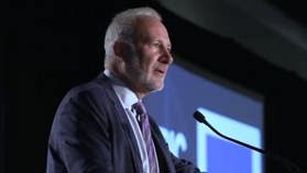 ‘Je gaat in één nacht failliet’: Peter Schiff voorspelt instorting Bitcoin koers