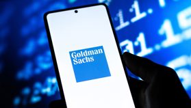 Bitcoin ETF’s zien sterke instroom terwijl Goldman Sachs grootste XRP ETF-belegger blijkt