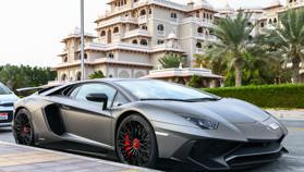 Tiener steelt 13 miljoen dollar aan Bitcoin en geeft het uit aan Lamborghini’s