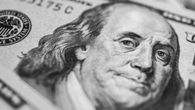 Dollar hard onderuit na onverwachte ingreep op obligatiemarkt