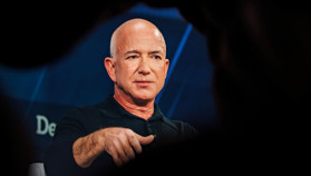 Jeff Bezos stopt $28 miljard in Blue Origin en Elon Musk reageert opvallend positief